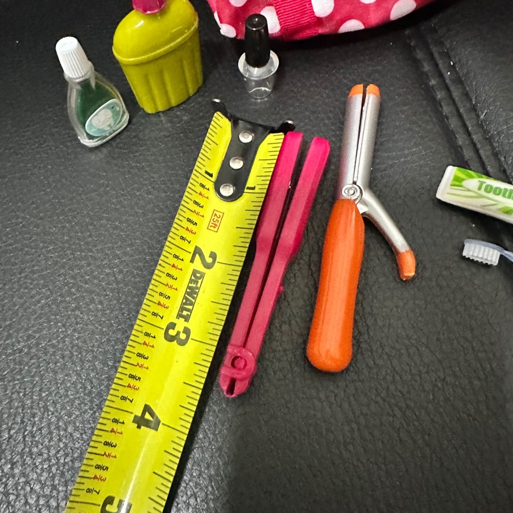 Unbranded and Our Generation Doll Overnight Bag Set - Picture 6 of 8